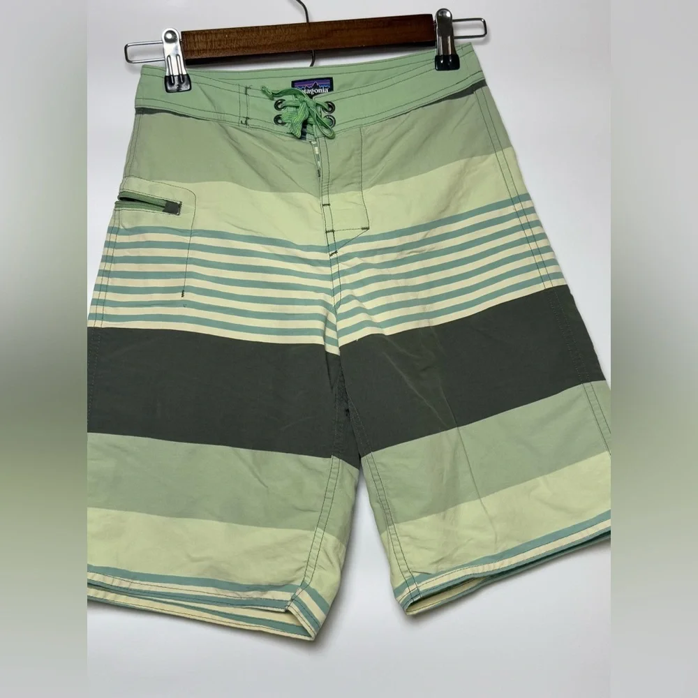Patagonia‎ Boys Board Shorts Green Stripe Surf Skate Beachcore Y2K- Size 10